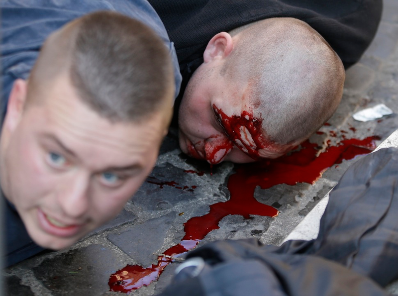 Illustration for article titled Dutch Soccer Hooligans Running Wild, Clashing With Riot Police In Rome